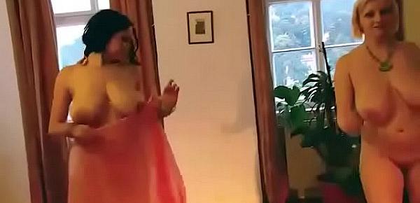  do bhabhi with big boobs dancing on bhojpuri song